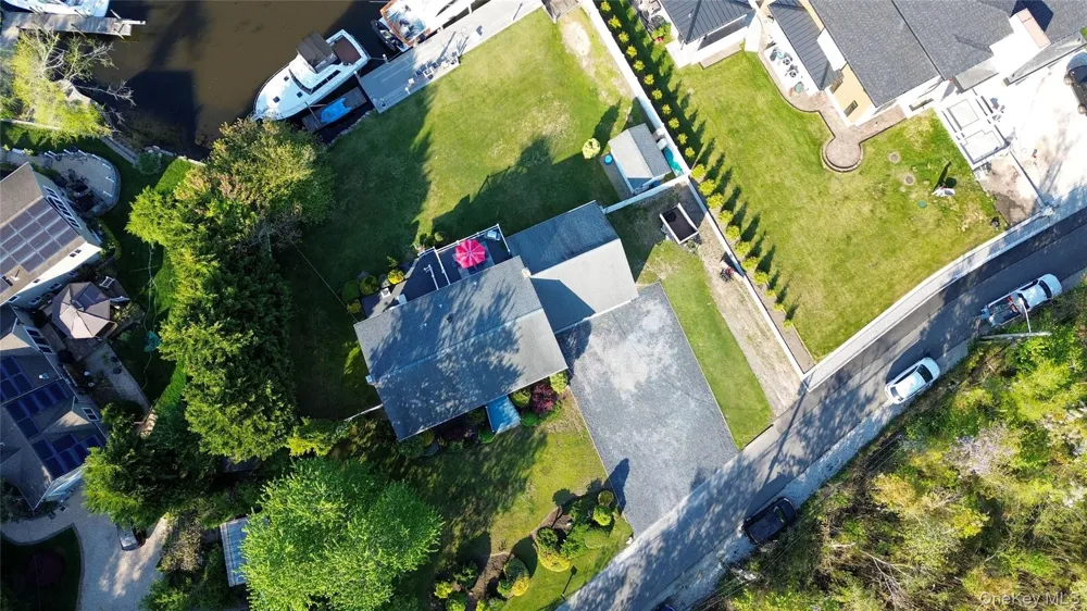24 Biltmore Avenue Extension Oakdale, NY 11769