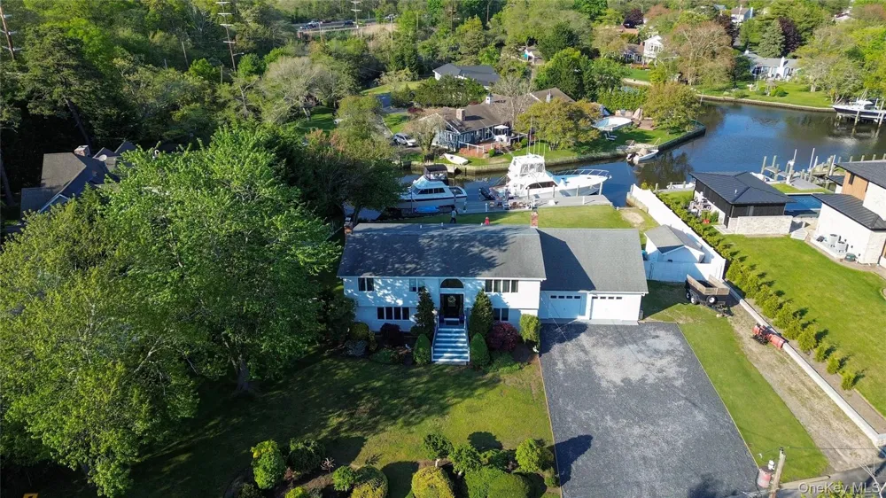24 Biltmore Avenue Extension Oakdale, NY 11769