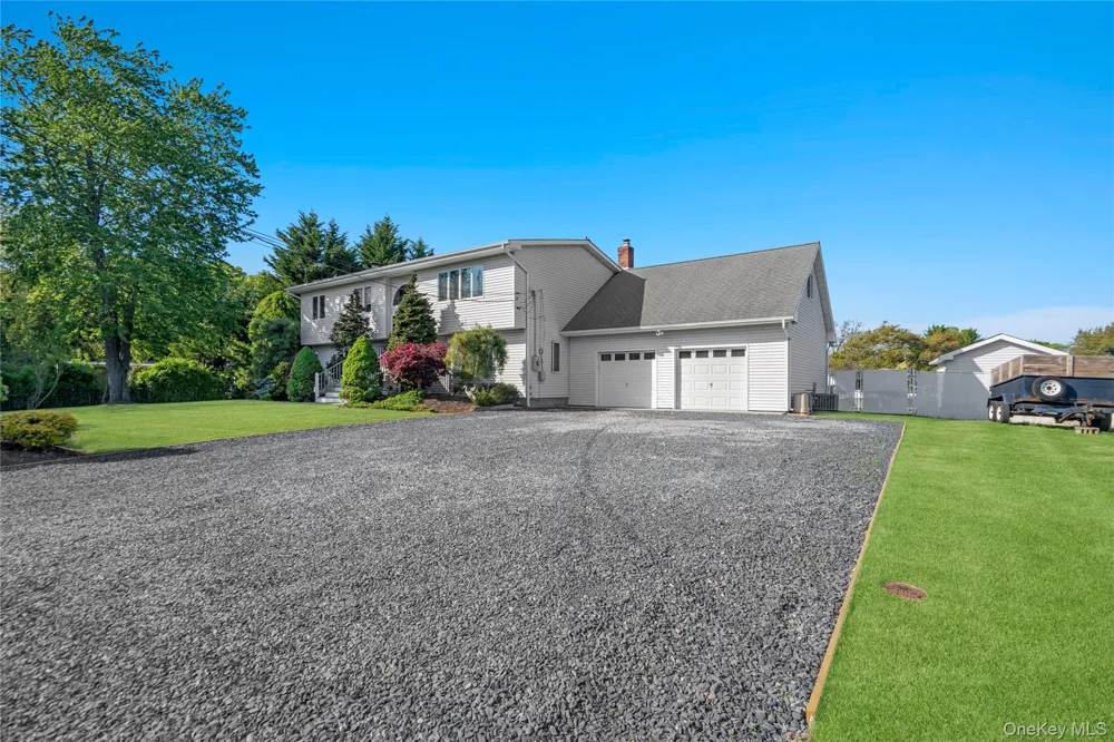 24 Biltmore Avenue Extension Oakdale, NY 11769