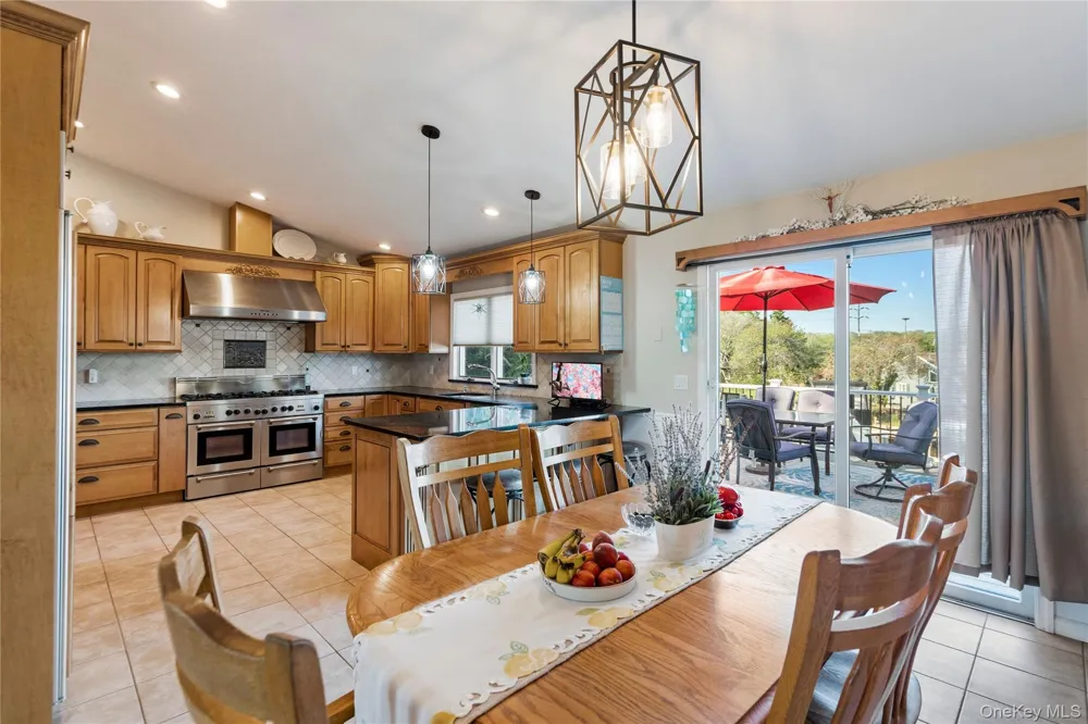 24 Biltmore Avenue Extension Oakdale, NY 11769
