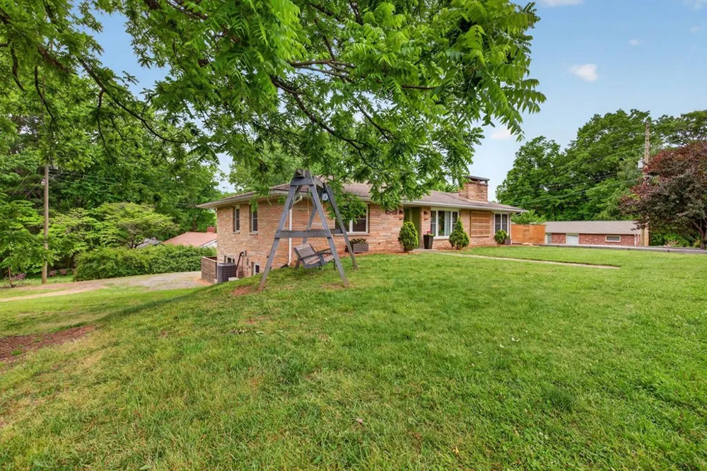 Dunbar St Bryson City, NC 28713