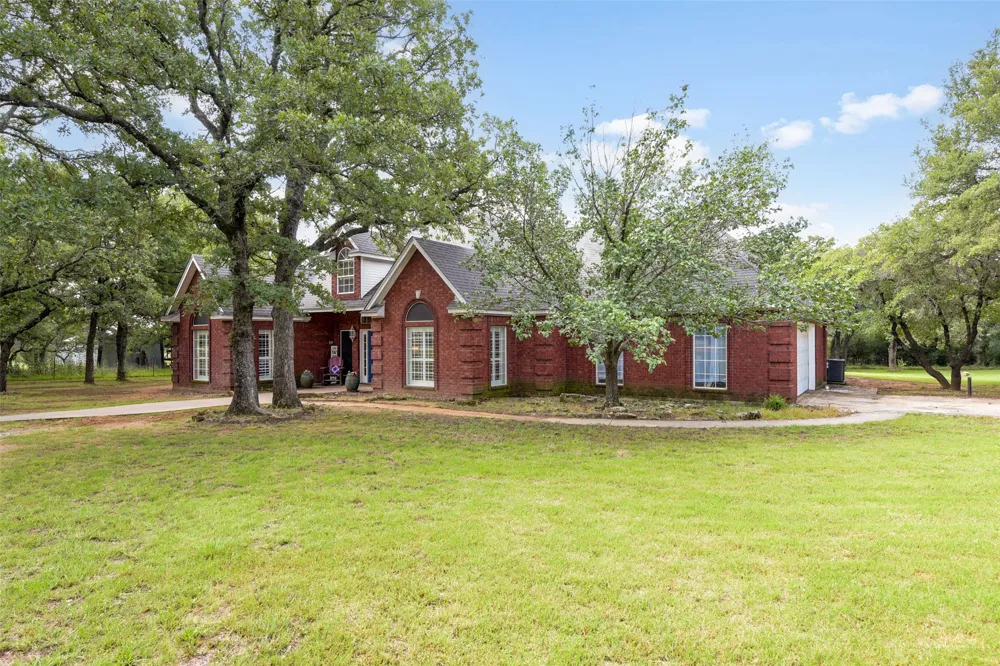 3391 Fm 2190 Jacksboro, TX 76458