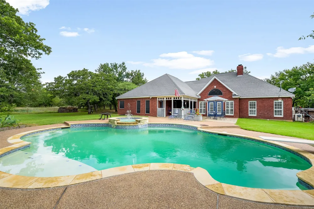 3391 Fm 2190 Jacksboro, TX 76458