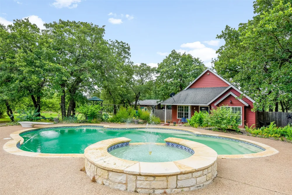 3391 Fm 2190 Jacksboro, TX 76458