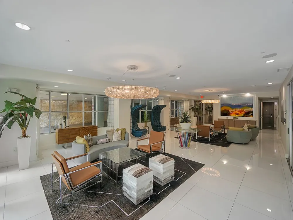 1900 Barton Springs Road #4013 Austin, TX 78704