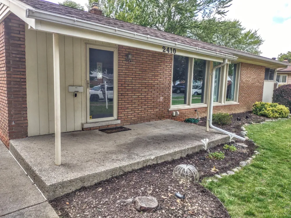 2410 Middlefield Road Trenton, MI 48183