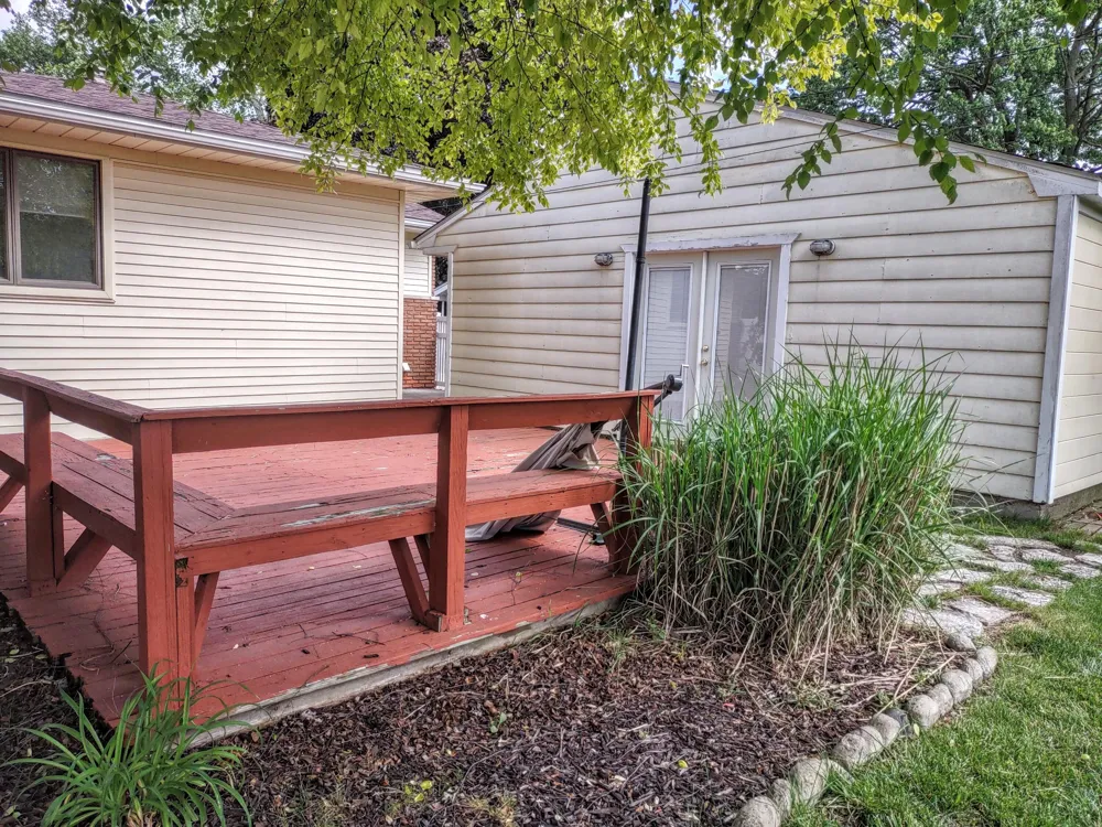 2410 Middlefield Road Trenton, MI 48183