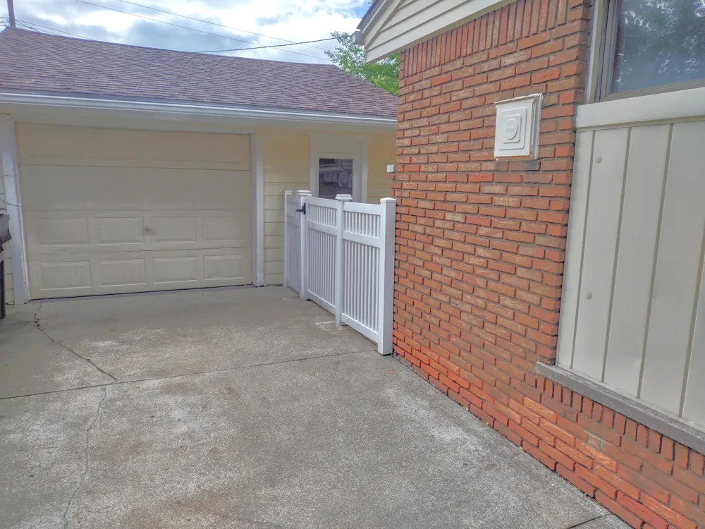 2410 Middlefield Road Trenton, MI 48183