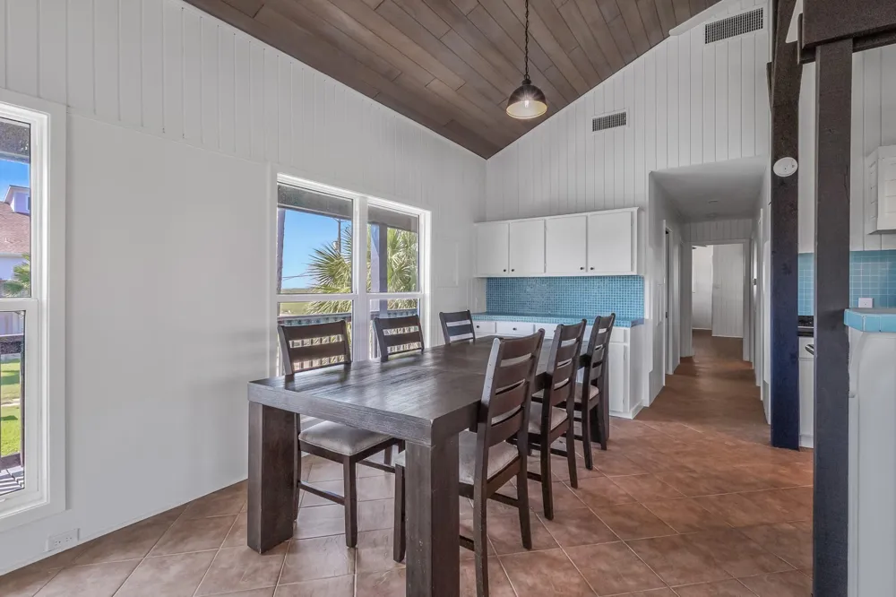 4907 Jolly Roger Road Jamaica Beach, TX 77554