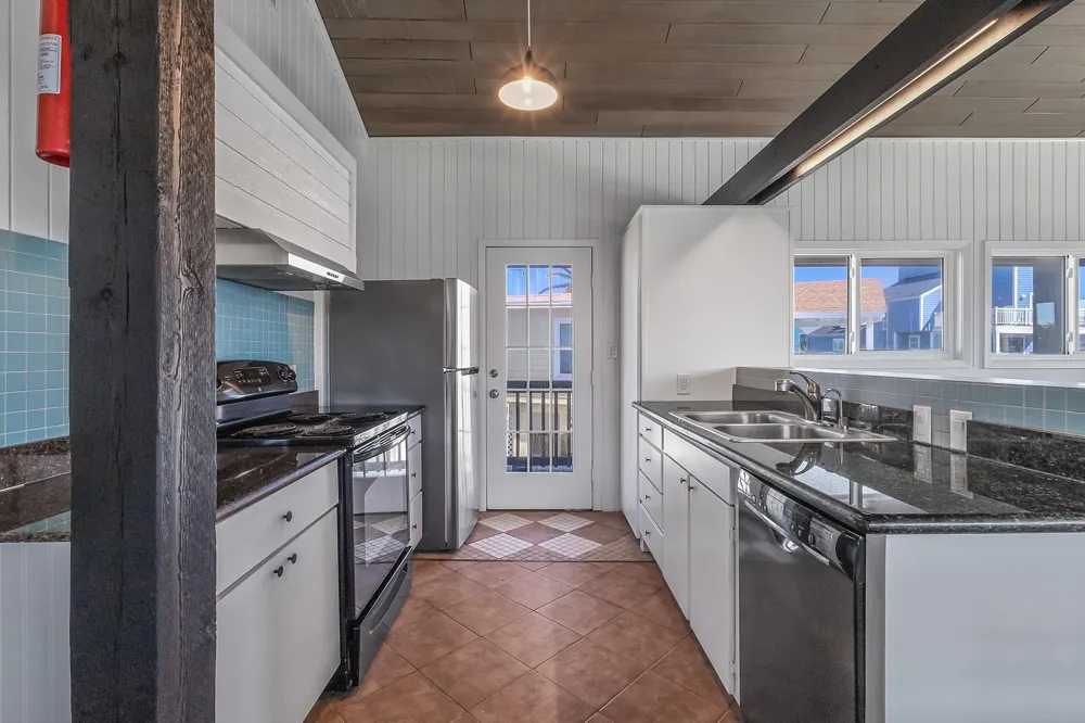 4907 Jolly Roger Road Jamaica Beach, TX 77554