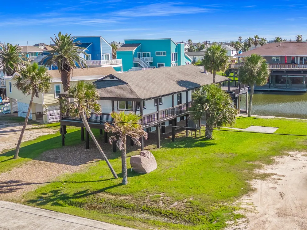 4907 Jolly Roger Road Jamaica Beach, TX 77554