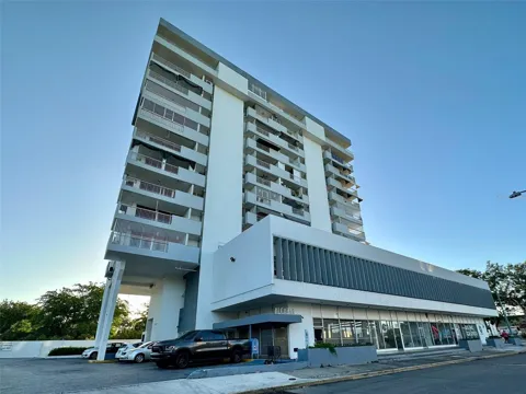 1802 ALCAZAR #404