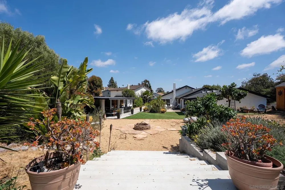 902 Loma View Chula Vista, CA 91910
