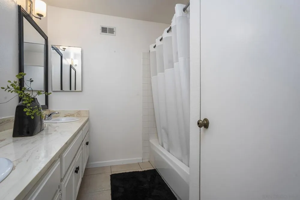902 Loma View Chula Vista, CA 91910