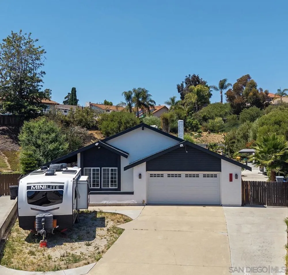 902 Loma View Chula Vista, CA 91910
