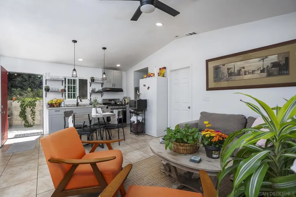 902 Loma View Chula Vista, CA 91910