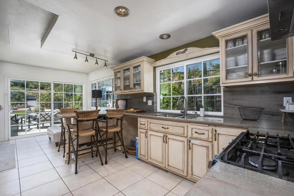 902 Loma View Chula Vista, CA 91910