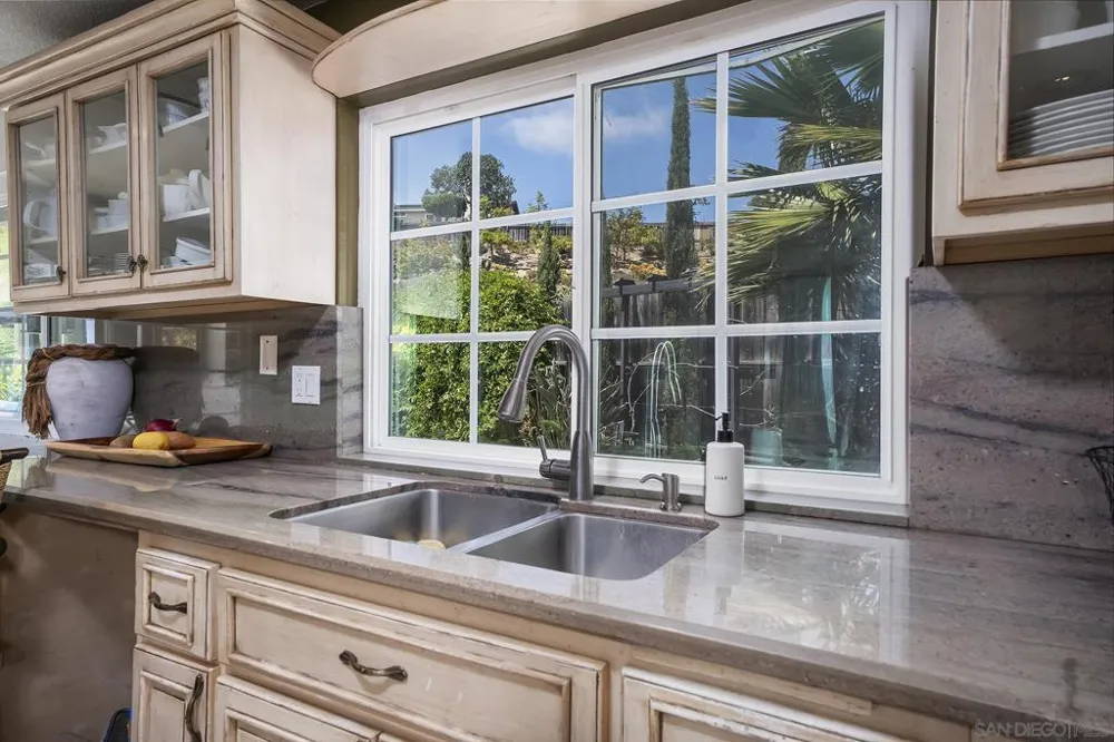 902 Loma View Chula Vista, CA 91910