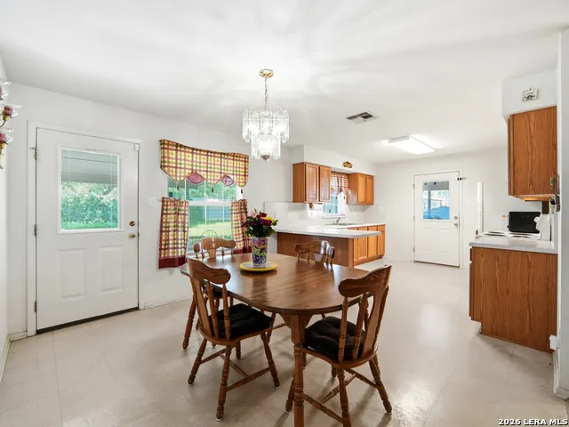 908 MANSFIELD ST Pleasanton, TX 78064