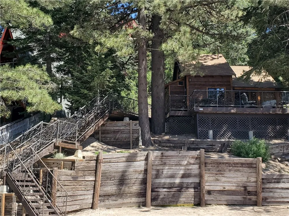 33429 Robin Drive Green Valley Lake, CA 92341