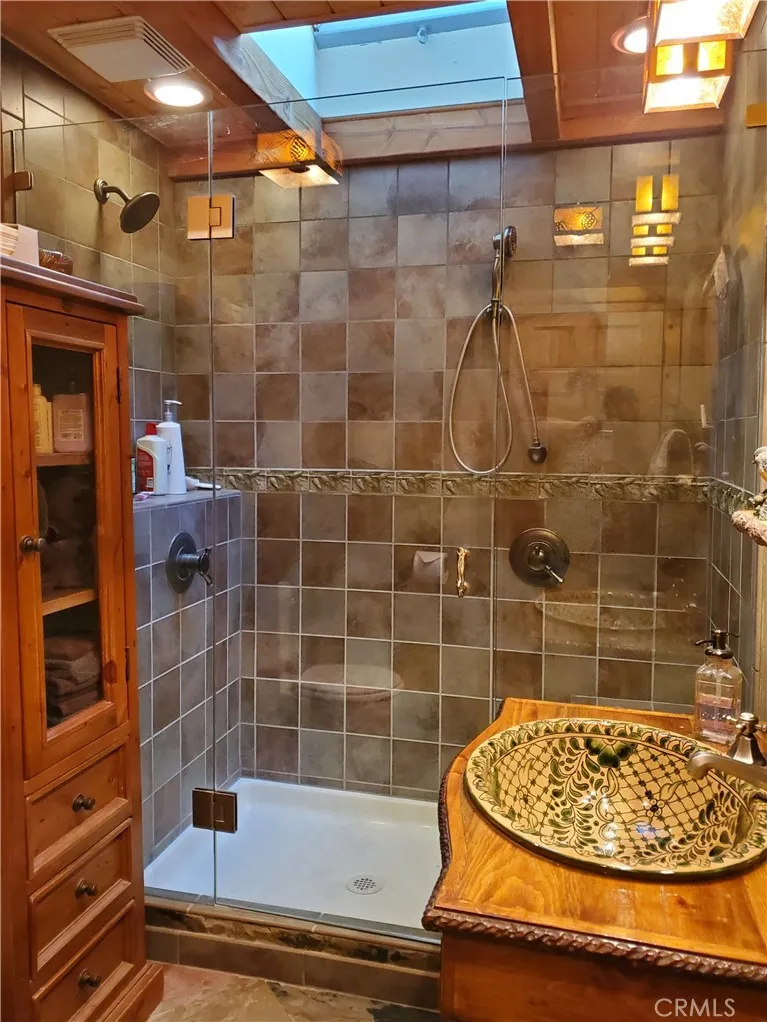 33429 Robin Drive Green Valley Lake, CA 92341