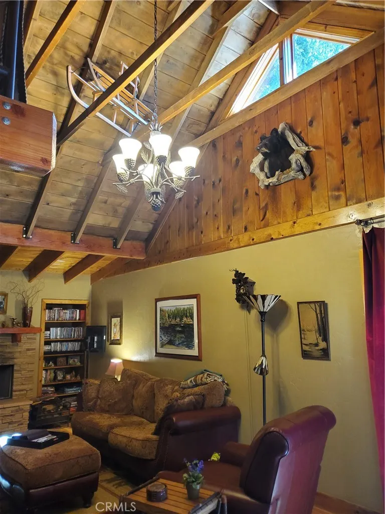 33429 Robin Drive Green Valley Lake, CA 92341