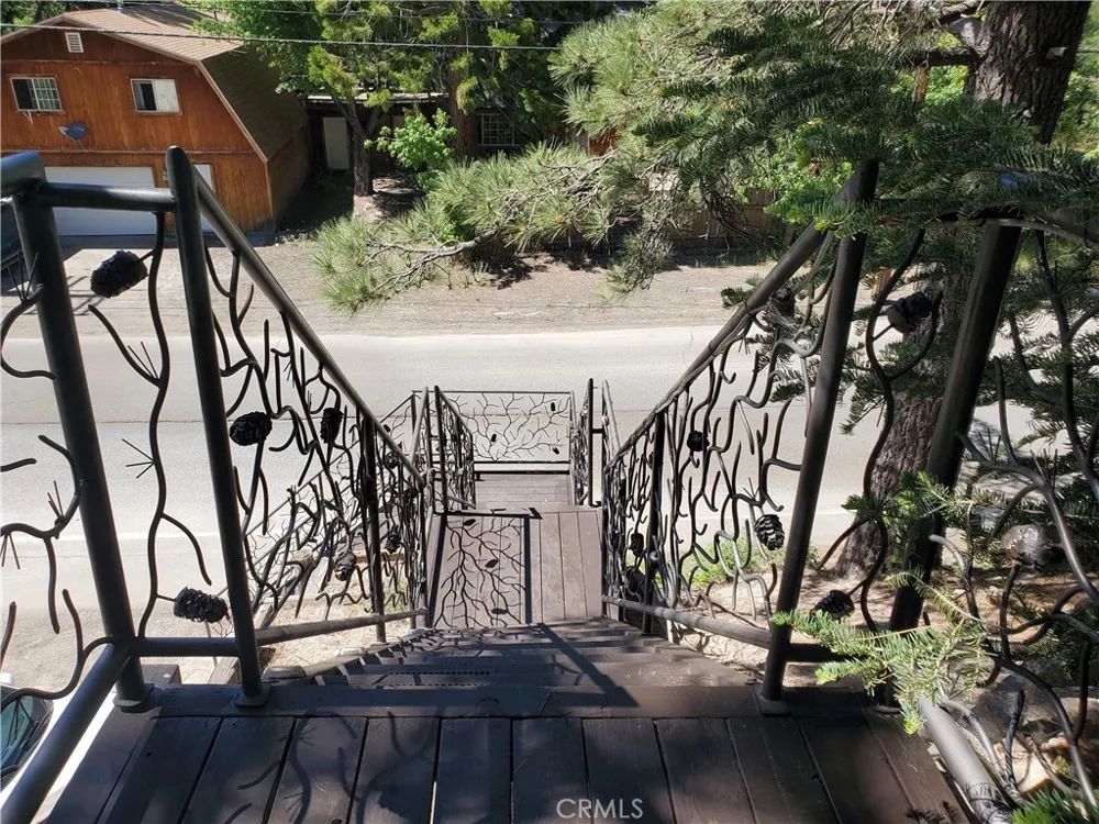 33429 Robin Drive Green Valley Lake, CA 92341