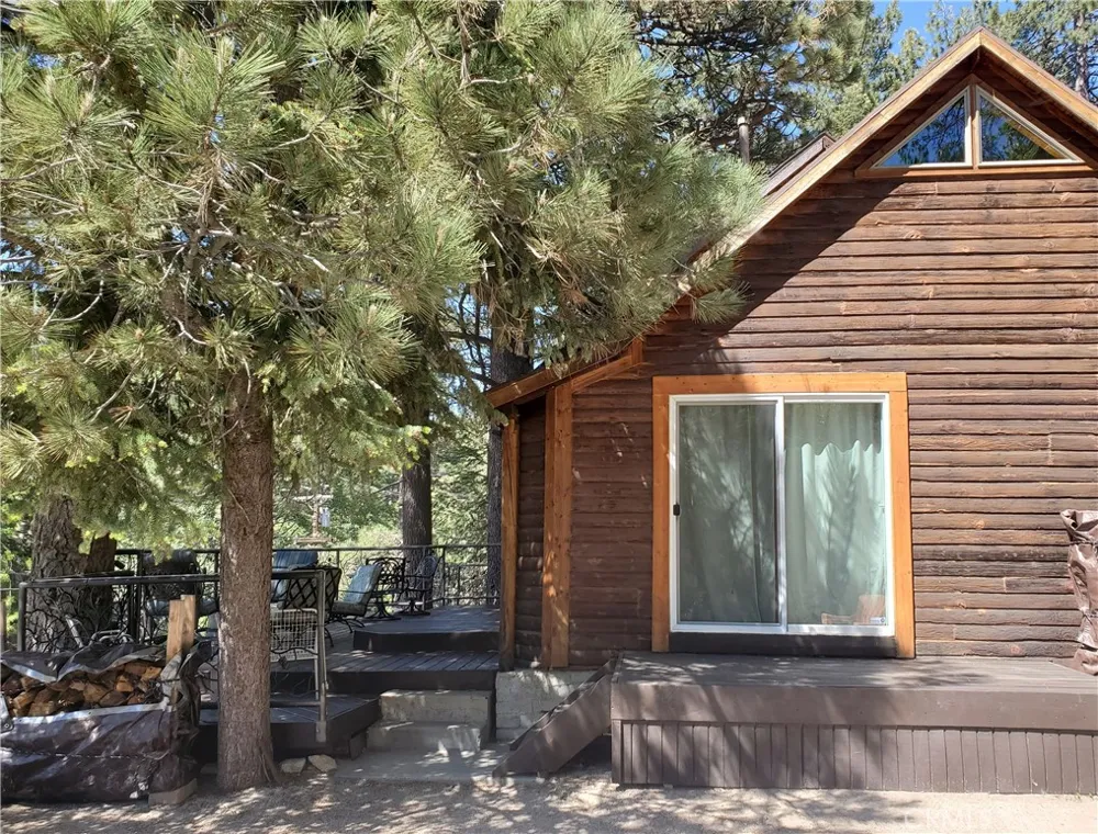 33429 Robin Drive Green Valley Lake, CA 92341
