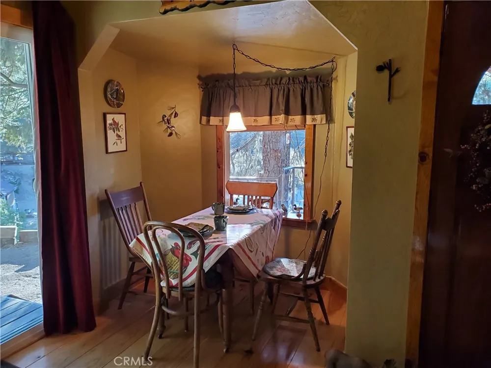 33429 Robin Drive Green Valley Lake, CA 92341