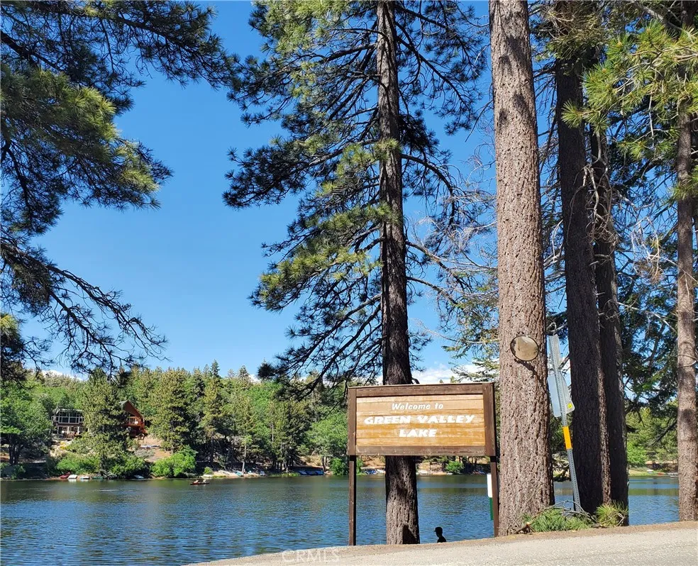33429 Robin Drive Green Valley Lake, CA 92341