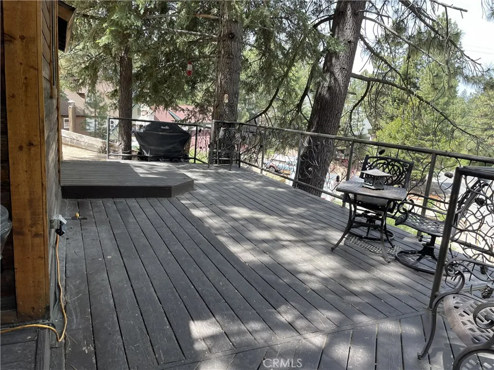 33429 Robin Drive Green Valley Lake, CA 92341