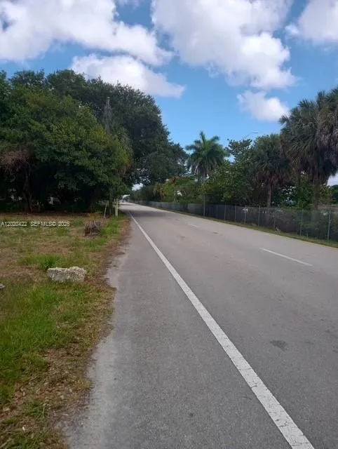 2410 NW 167 St Miami Gardens, FL 33056
