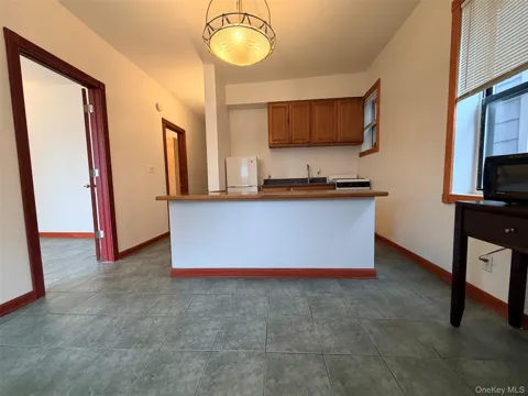 90 Main Street #2R