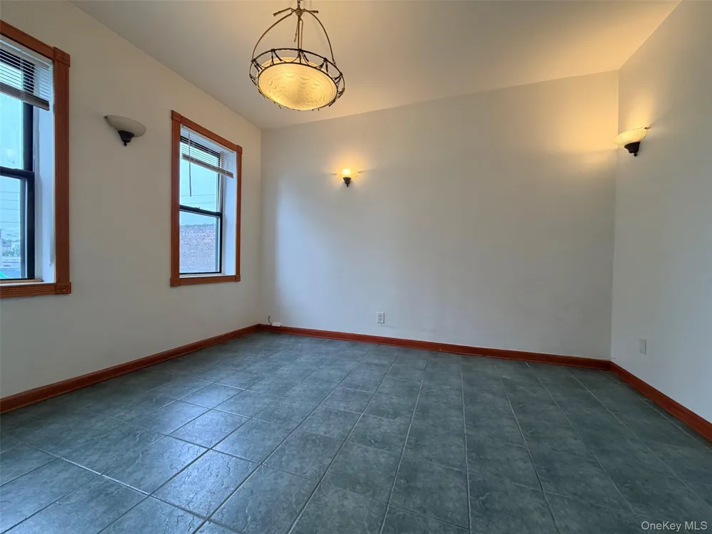90 Main Street #2R Mineola, NY 11501