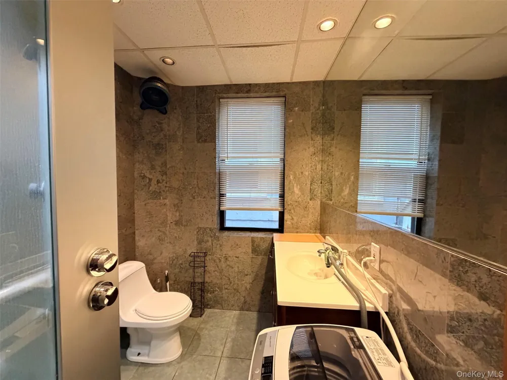 90 Main Street #2R Mineola, NY 11501