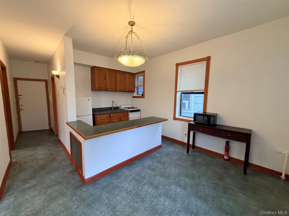 90 Main Street #2R Mineola, NY 11501