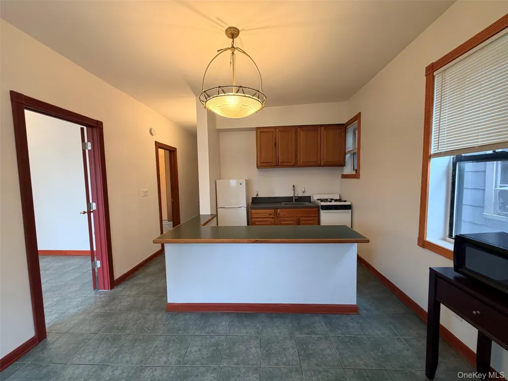 90 Main Street #2R Mineola, NY 11501