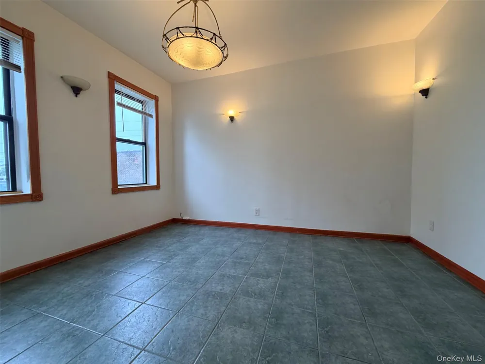 90 Main Street #2R Mineola, NY 11501