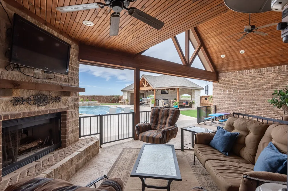 5500 County Road 428 Hawley, TX 79525