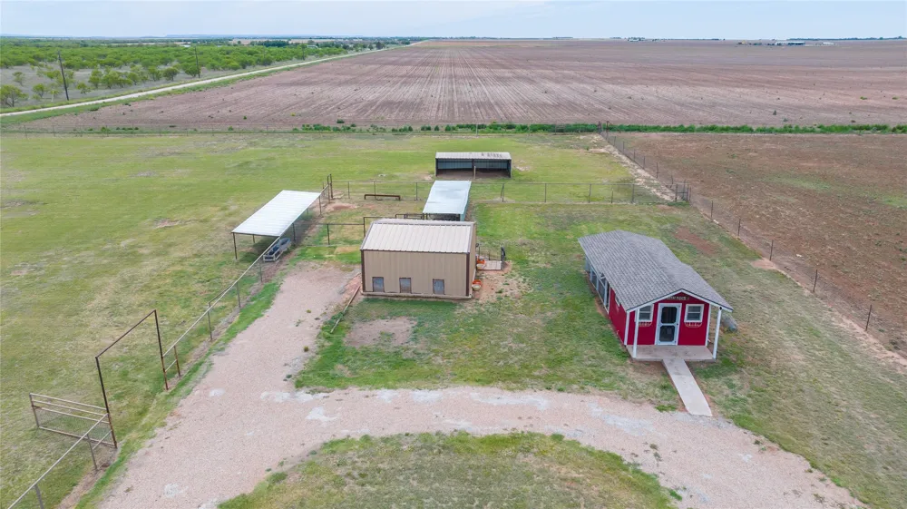 5500 County Road 428 Hawley, TX 79525