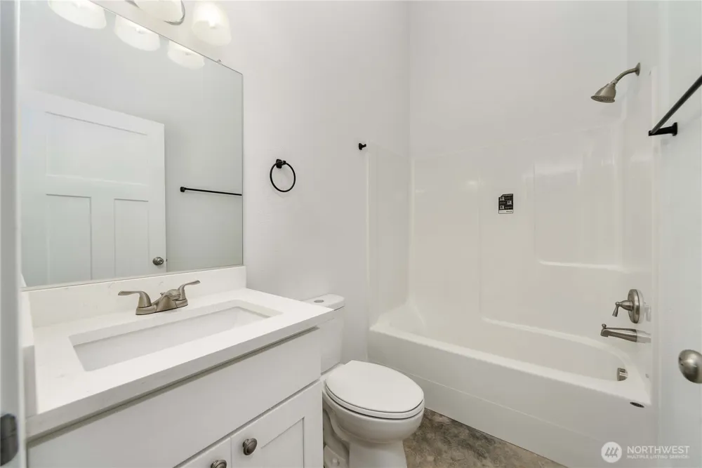 410 Studebaker Spur 1 Castle Rock, WA 98611