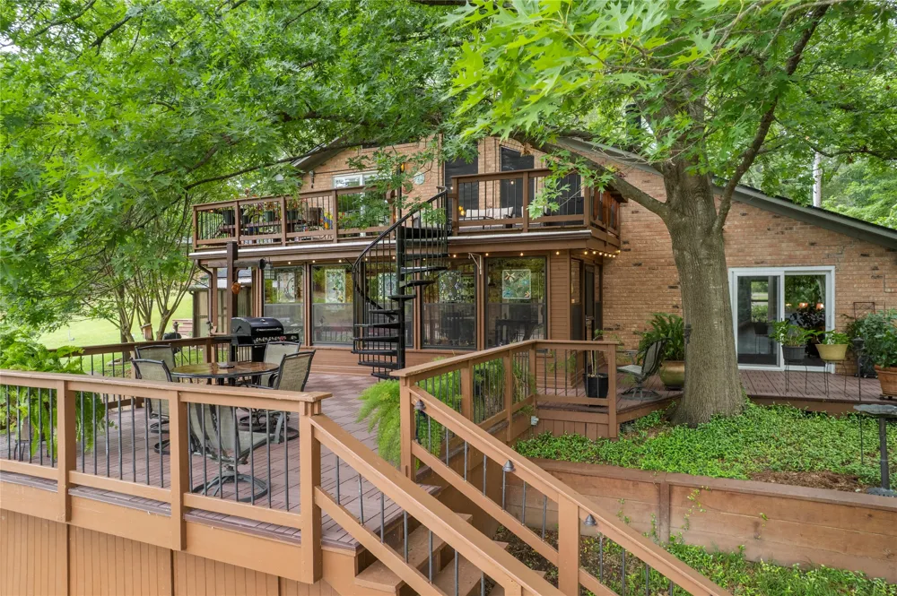 100 King Lance Court Scroggins, TX 75480