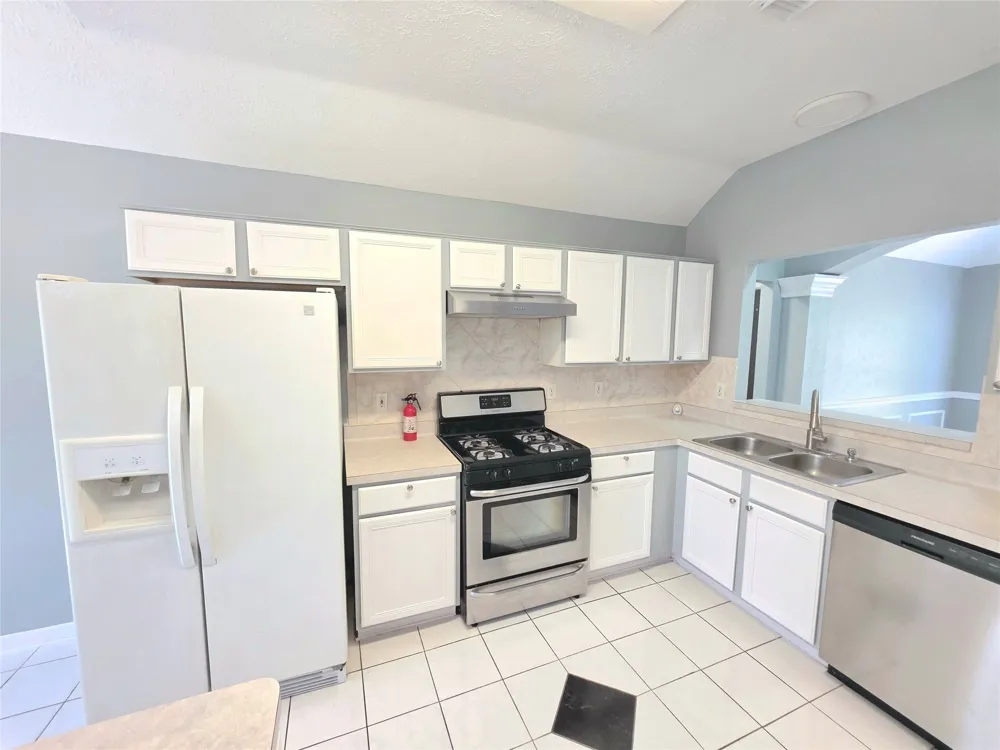 13618 Sablegrove Lane Houston, TX 77014
