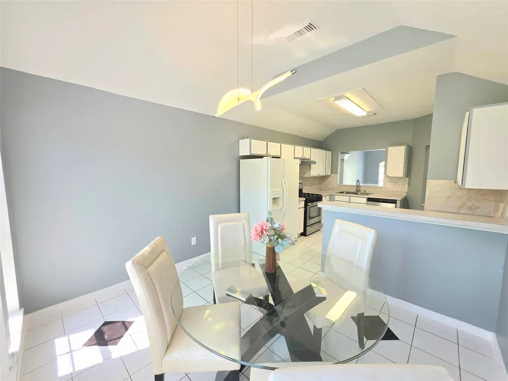 13618 Sablegrove Lane Houston, TX 77014