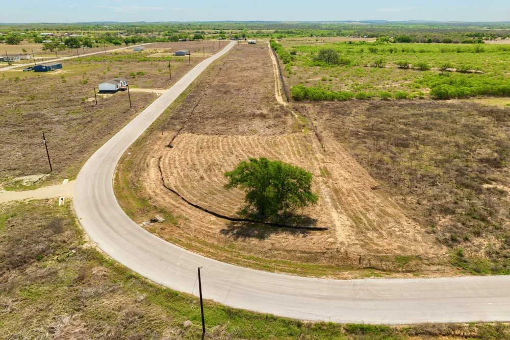 415 Beckham Drive Dale, TX 78616