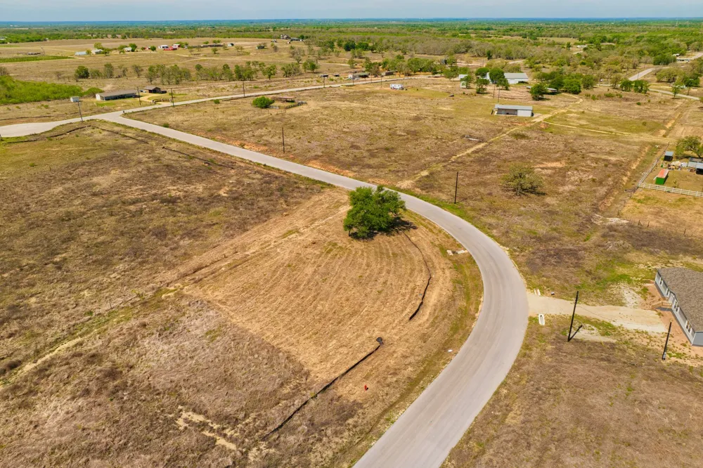 415 Beckham Drive Dale, TX 78616