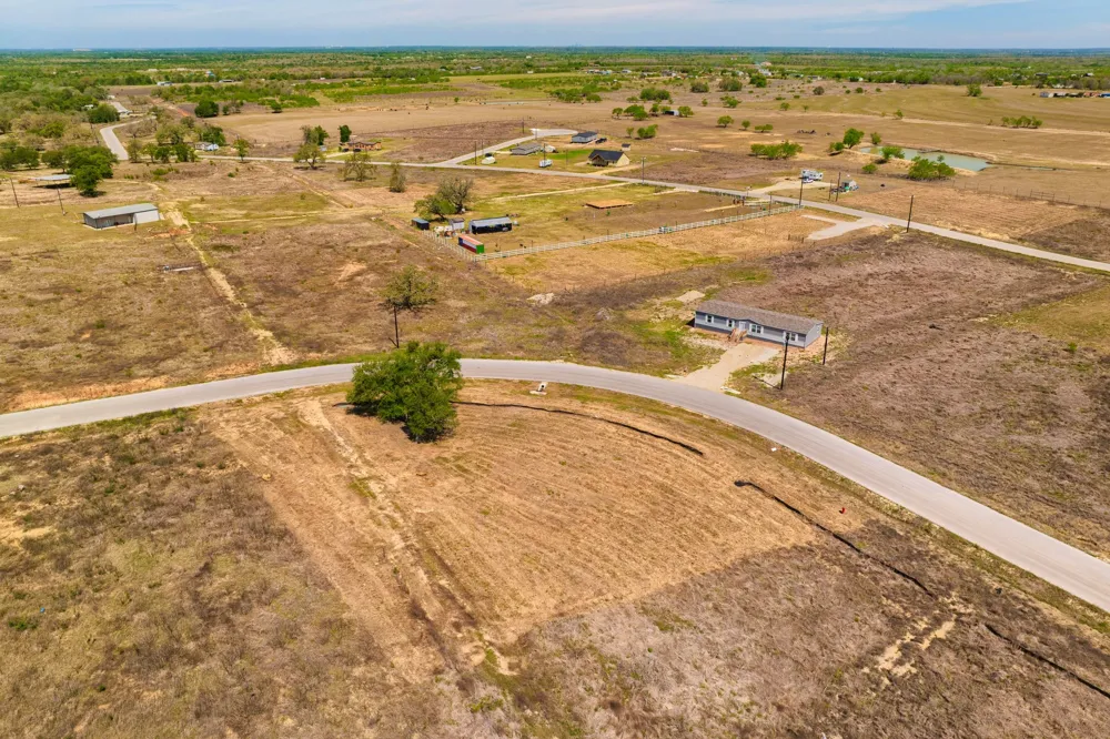 415 Beckham Drive Dale, TX 78616