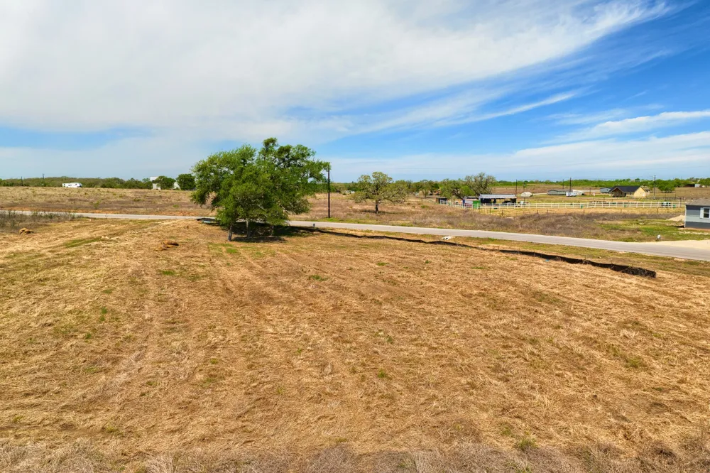 415 Beckham Drive Dale, TX 78616