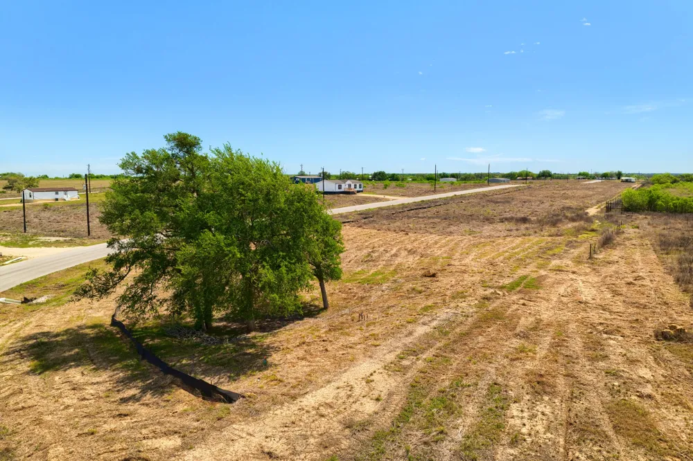 415 Beckham Drive Dale, TX 78616