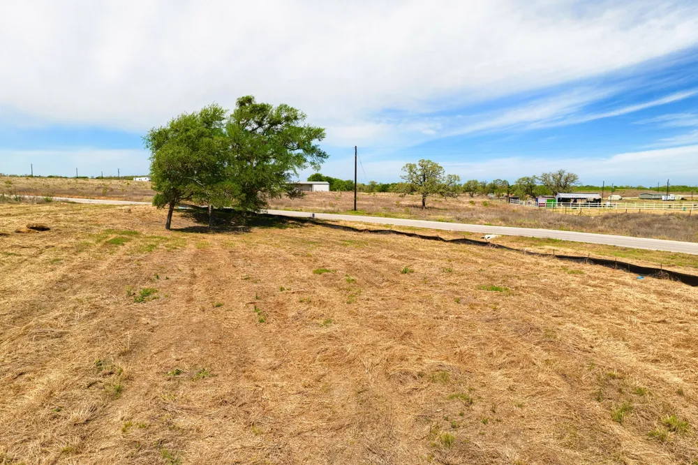 415 Beckham Drive Dale, TX 78616